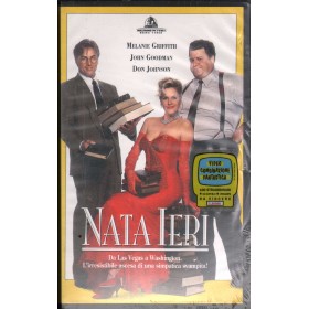 Nata Ieri VHS Luis Mandoki Univideo - VS4525 Sigillato Nata Ieri VHS Luis Mandoki Univideo - VS4525 Sigillato