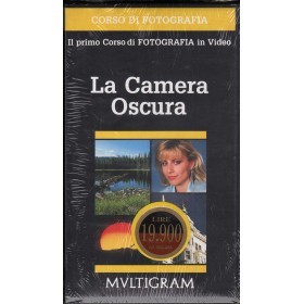 Corso Di Fotografia: La Camera Oscura VHS Brian Ratty Univideo - AA112204 Sigillato Corso Di Fotografia: La Camera Oscura VHS Brian Ratty Univideo - AA112204 Sigillato