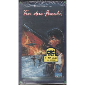 Tra Due Fuochi VHS Duncan Gibbins Univideo - PVS70260 Sigillato Tra Due Fuochi VHS Duncan Gibbins Univideo - PVS70260 Sigillato