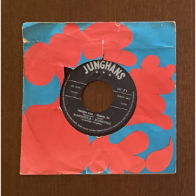 Maringola, D'Onofrio Vinile 7" 45 giri 'O Rialo 'E Natale / Natale Cca' - Natale Lla' Nuovo Maringola, D'Onofrio Vinile 7" 45 giri 'O Rialo 'E Natale / Natale Cca' - Natale Lla' Nuovo